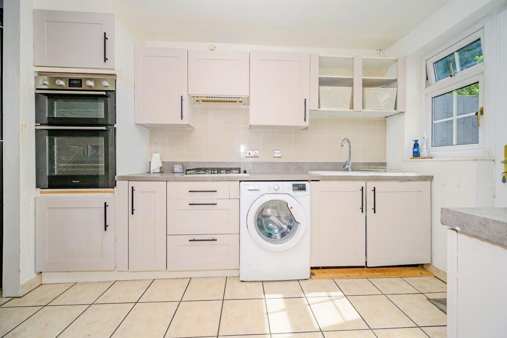 Additional image 18 of Hunters Ride, Bricket Wood, St. Albans