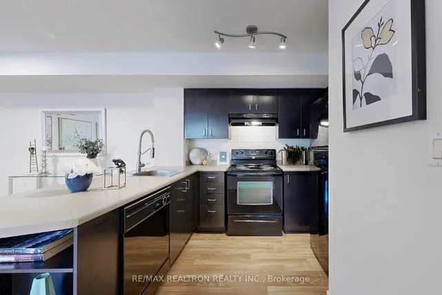 Additional image 10 of 76 Shuter St Unit 808