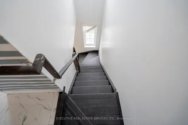 Additional image 32 of 5 Sprucewood Rd