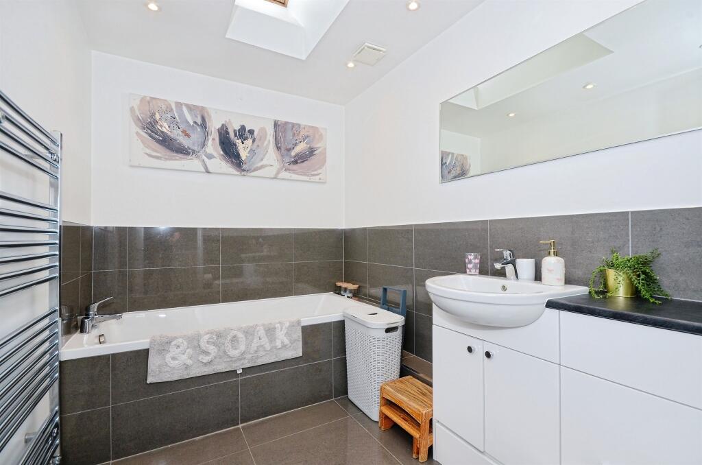 Additional image 13 of Enid Close, Bricket Wood, St. Albans