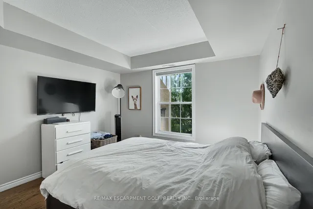 Additional image 15 of 1451 Walker's Line Unit 313