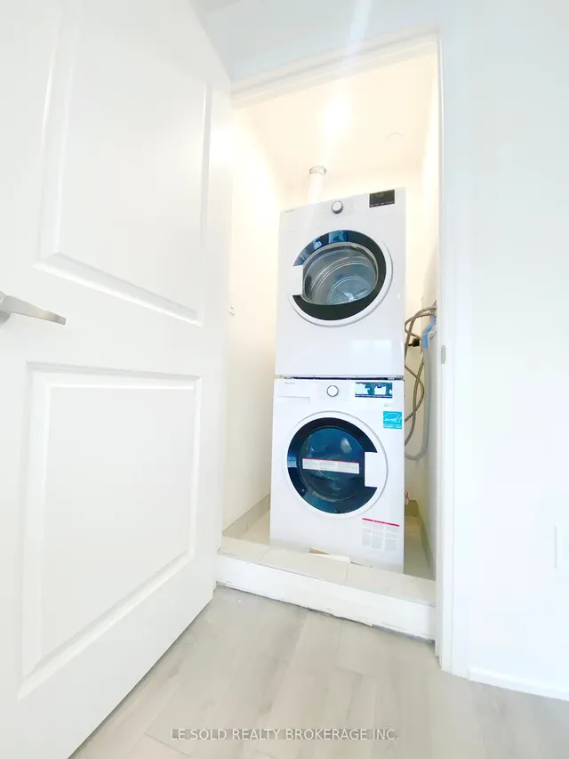 房产图片 12 - 145 Tapscott Rd 单元 32