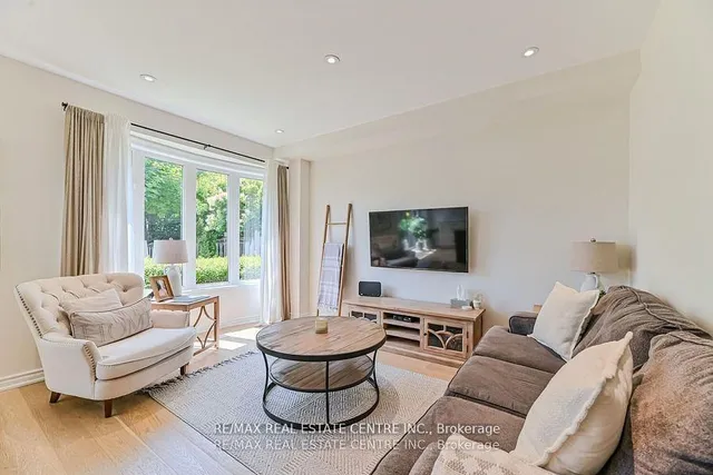 Additional image 17 of 2498 Longridge Cres