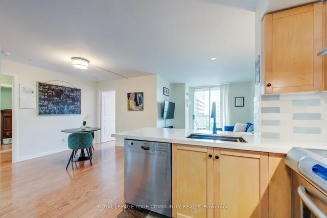 Additional image 11 of 323 Richmond St Unit 1007