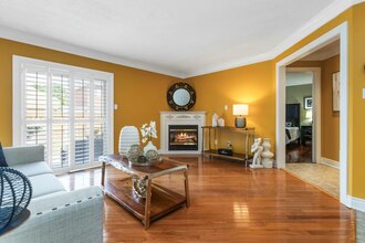 Additional image 4 of 26 Disney Ct