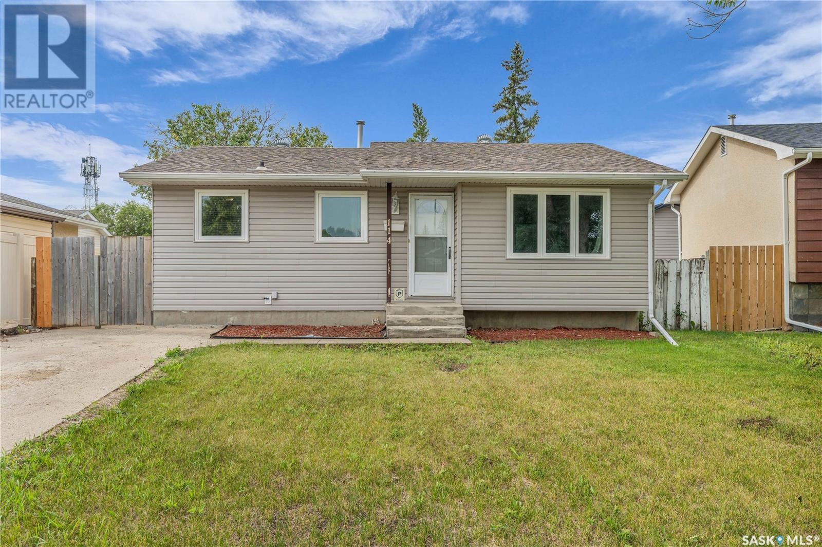 Property image for 114 FORSYTH CRESCENT|Regina, Saskatchewan S4R5L7