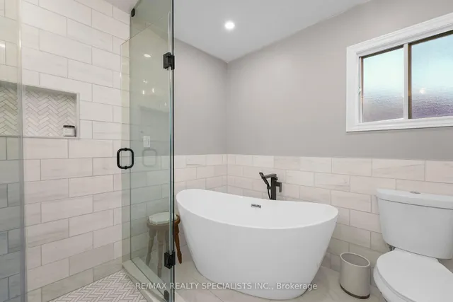 Additional image 17 of 38 Norfolk Ave