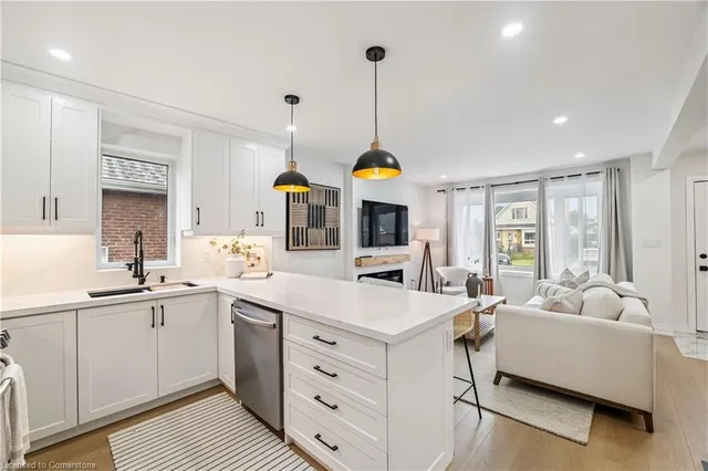 Additional image 30 of 220 Holmesdale Ave