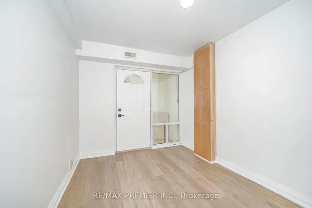 Additional image 11 of 2901 Jane St Unit Unit 106