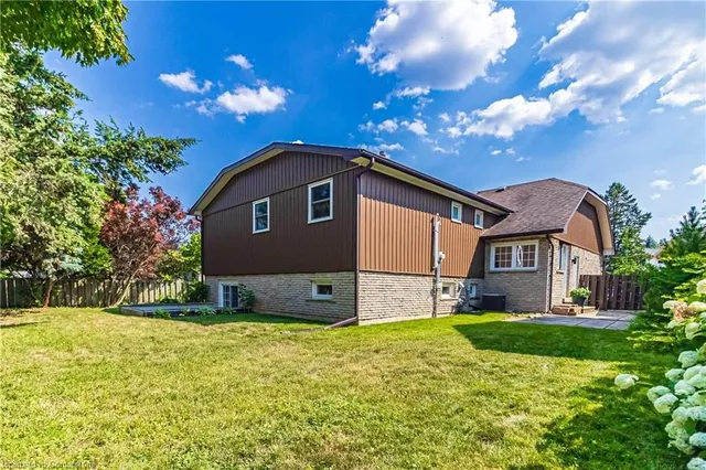 Additional image 39 of 2390 Sinclair Cir