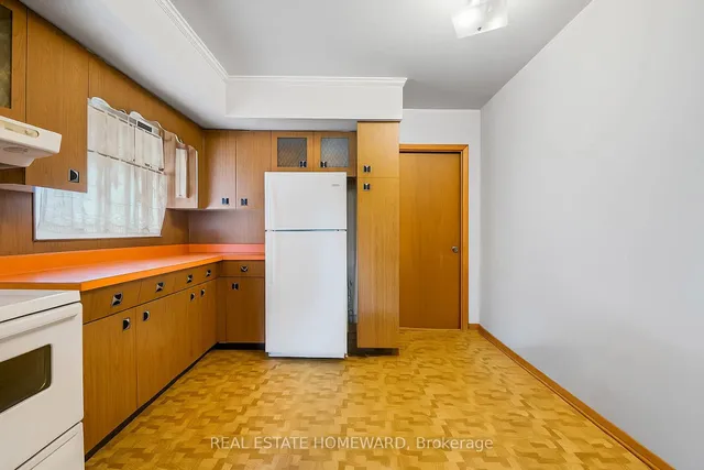 Additional image 12 of 672 Strathmore Blvd