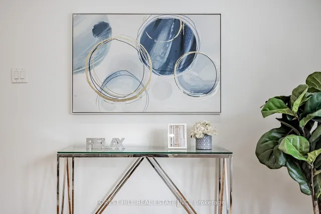 Additional image 23 of 27 Apache Tr