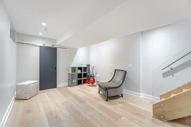 Additional image 15 of 87 Mackay Ave