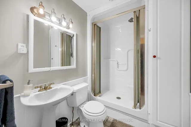 Additional image 21 of 155 Selkirk Ave