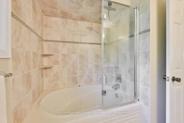 房产图片 33 - 1343 格罗斯文诺街