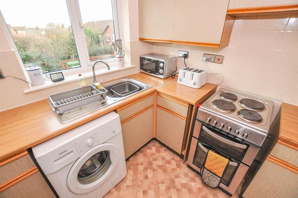 Additional image 3 of Broadlake Close, St. Albans