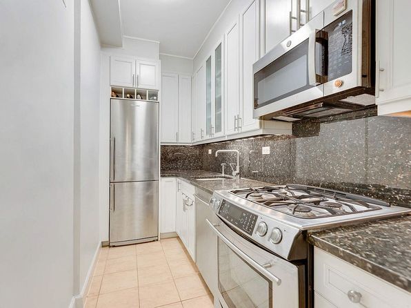 220 E 54th St, New York, NY 
