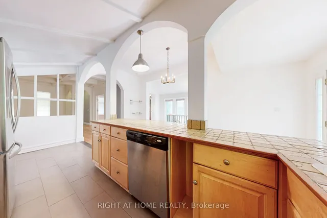 Additional image 20 of 170 Queens Ave