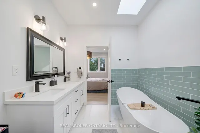 Additional image 27 of 579 Chamberlain Rd