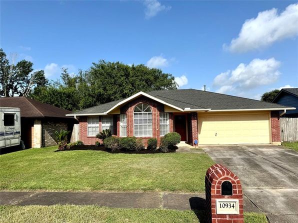 10934 Covered Bridge St, Houston, TX 77075
