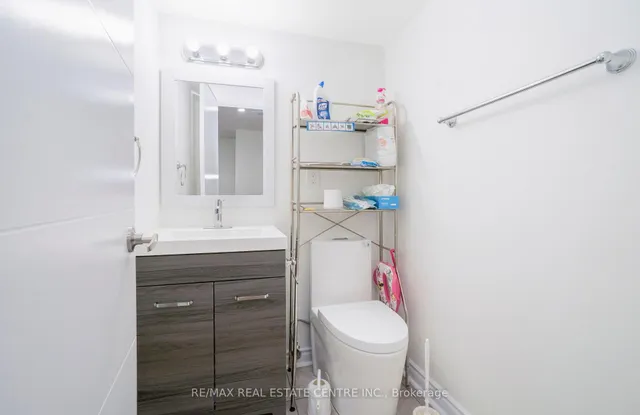 Additional image 27 of 504 WOODLEA Crt