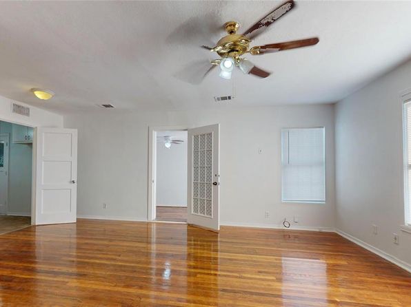130 Zoe St, Houston, TX 77020