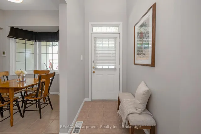 Additional image 4 of 212 Stonehenge Dr Unit 18