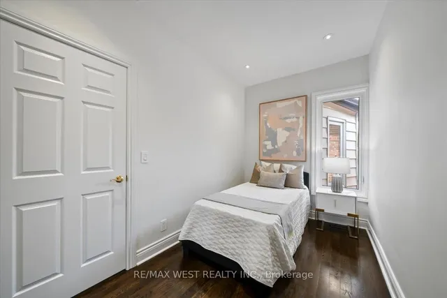 Additional image 18 of 248 1/2 Euclid Ave