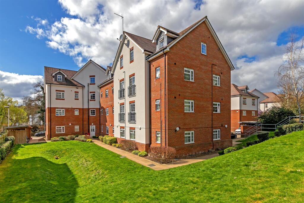 Additional image 11 of Millstone Way, Harpenden