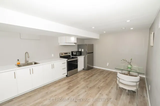 Additional image 32 of 111 AUBREY Ave