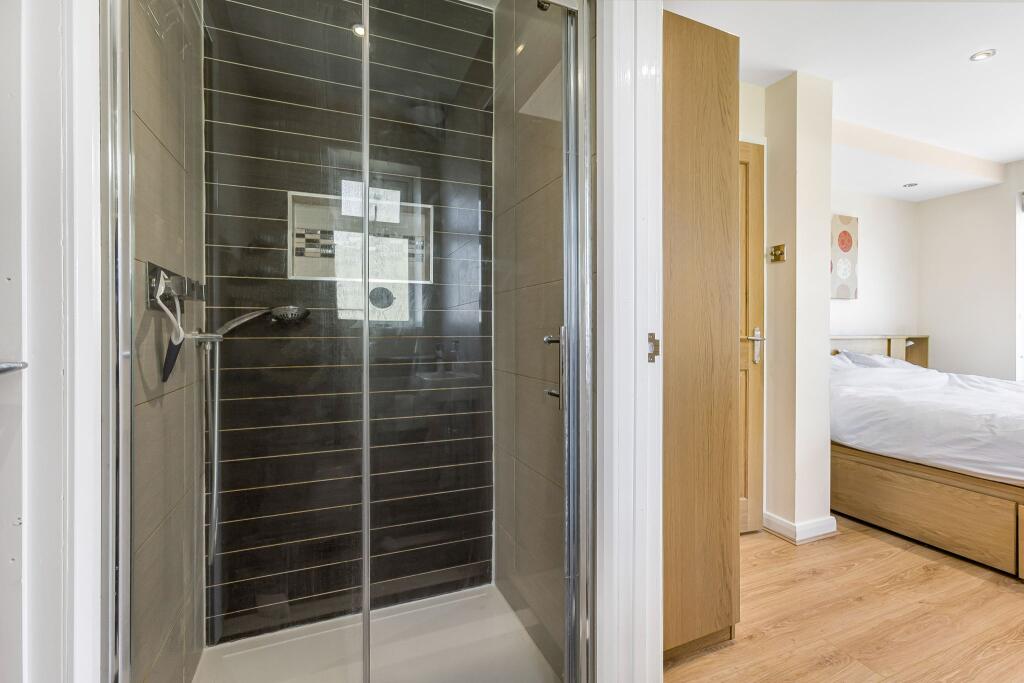 Additional image 18 of Peplins Way, Brookmans Park, AL9