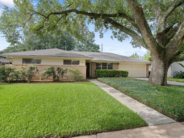 5719 Burlinghall Dr, Houston, TX 77035