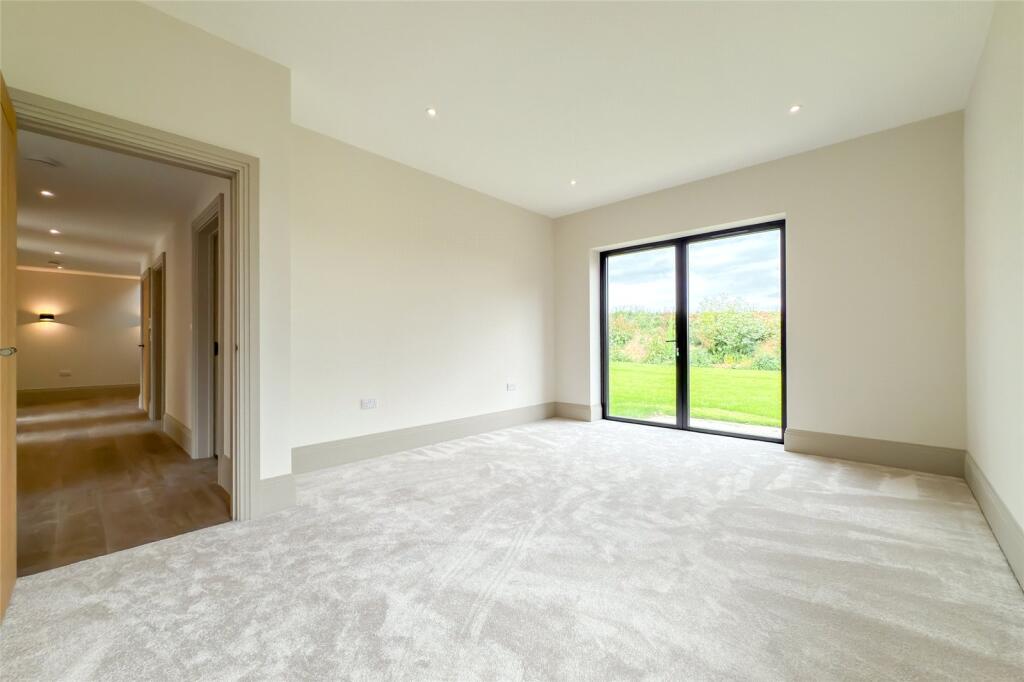 Additional image 6 of Oak Tree House, Kennel Lane, Kinsbourne Green, Harpenden, Hertfordshire, AL5