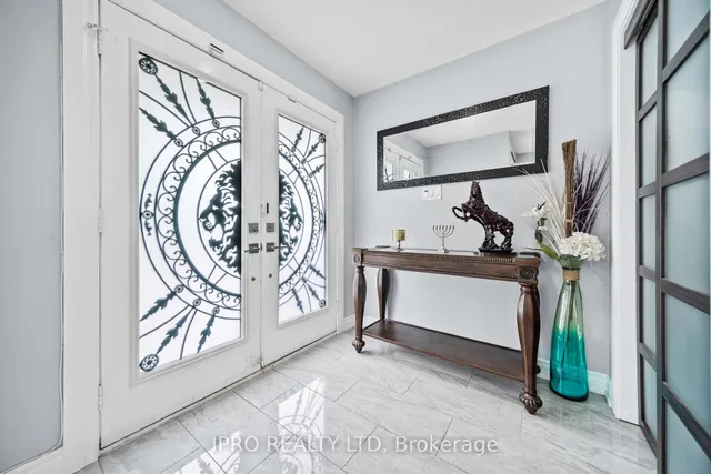 Additional image 4 of 14 Saddleback Sq