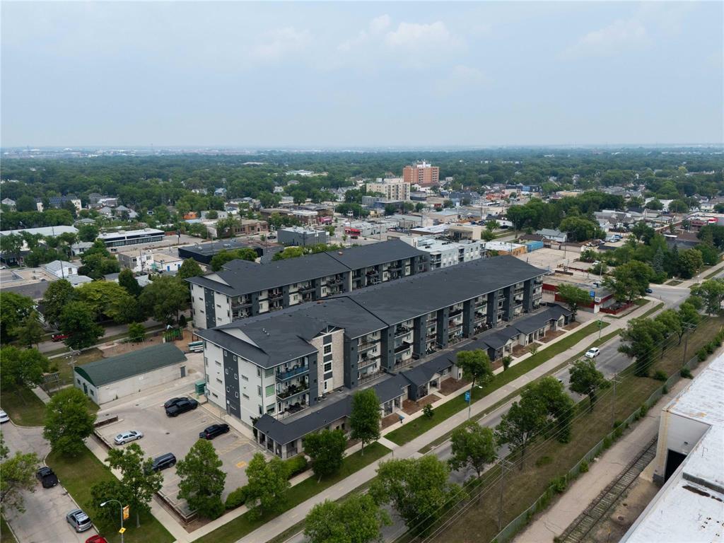 316 215 Pandora Avenue|Winnipeg, Manitoba R2C5P8