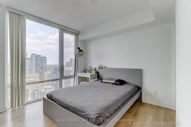 Additional image 11 of 501 Yonge St Unit 4202