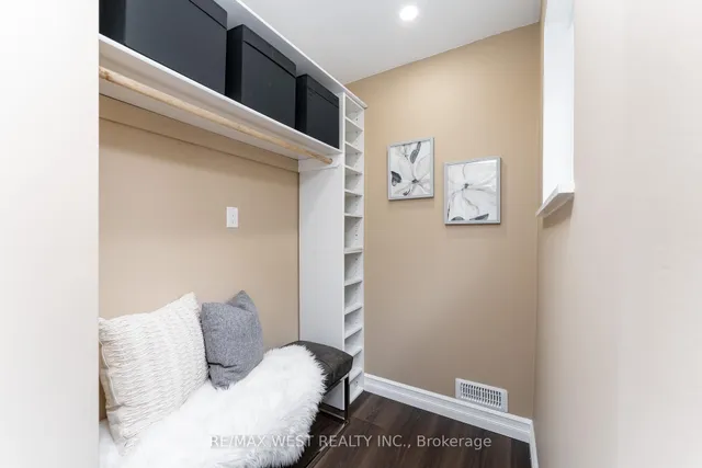 Additional image 24 of 31 Pixley Cres