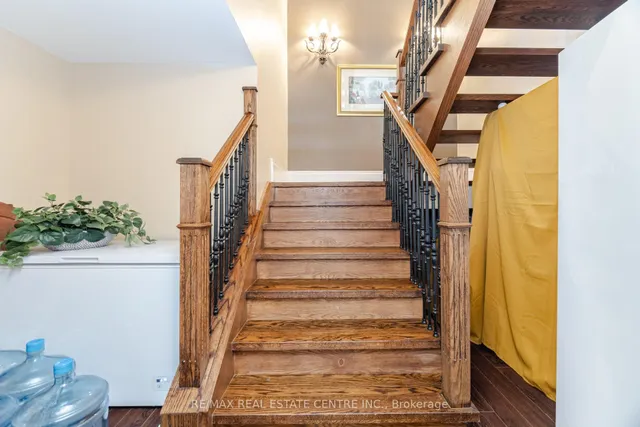 Additional image 32 of 275 Martin St