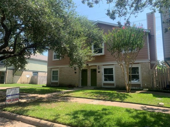 726 Memorial Mews St #4, Houston, TX 77079