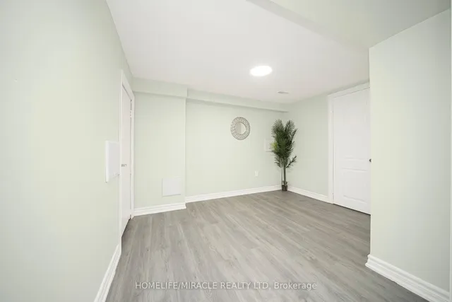 Additional image 35 of 3777 Woodruff Cres