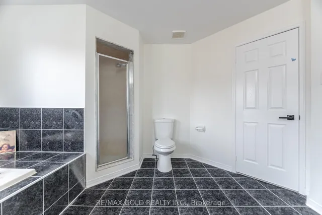 Additional image 27 of 32 Hollybush St