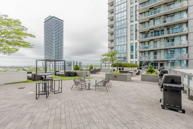 Additional image 33 of 15 Zorra St Unit 506