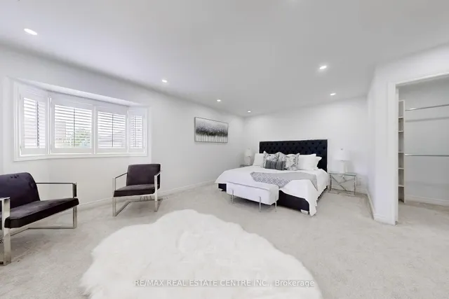 Additional image 22 of 5686 Whitehorn Ave