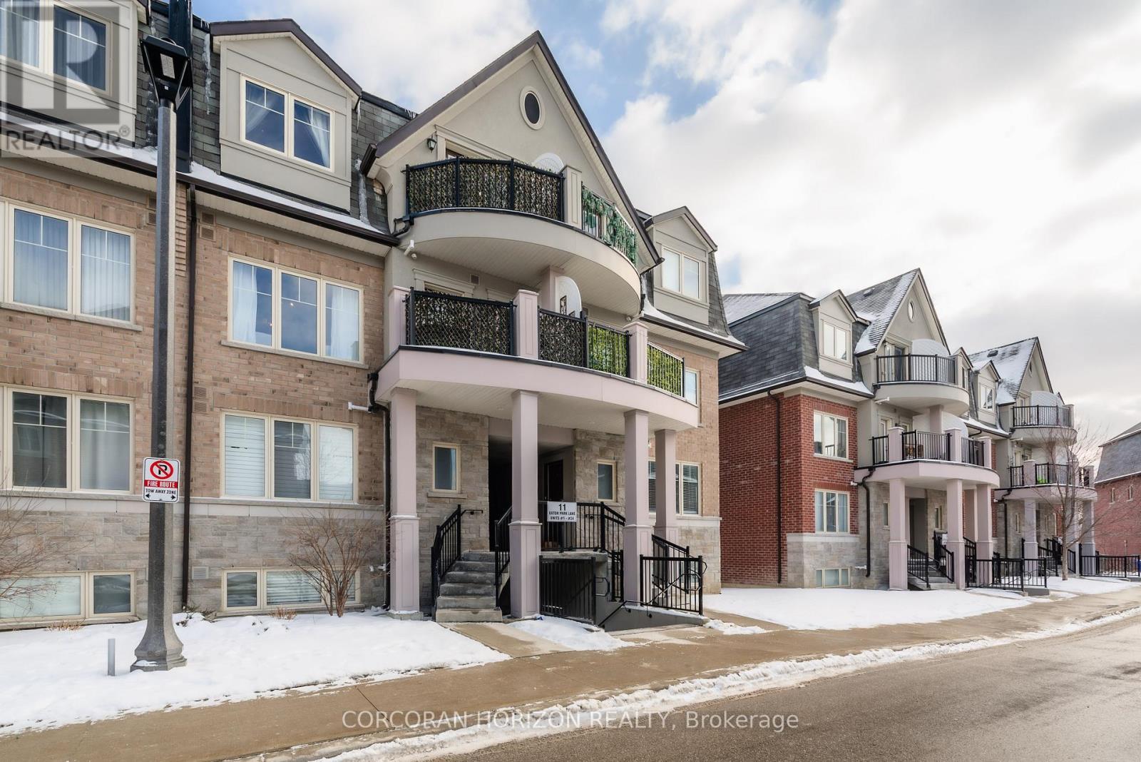 19 - 11 EATON PARK LANE|Toronto (L'Amoreaux), Ontario M1W0A5