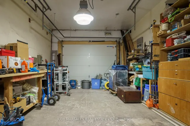 Additional image 44 of 29 Case St