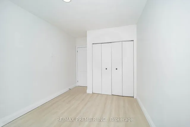 Additional image 38 of 2901 Jane St Unit Unit 106