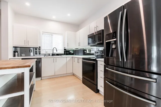 Additional image 14 of 233 SPRINGVALLEY Cres
