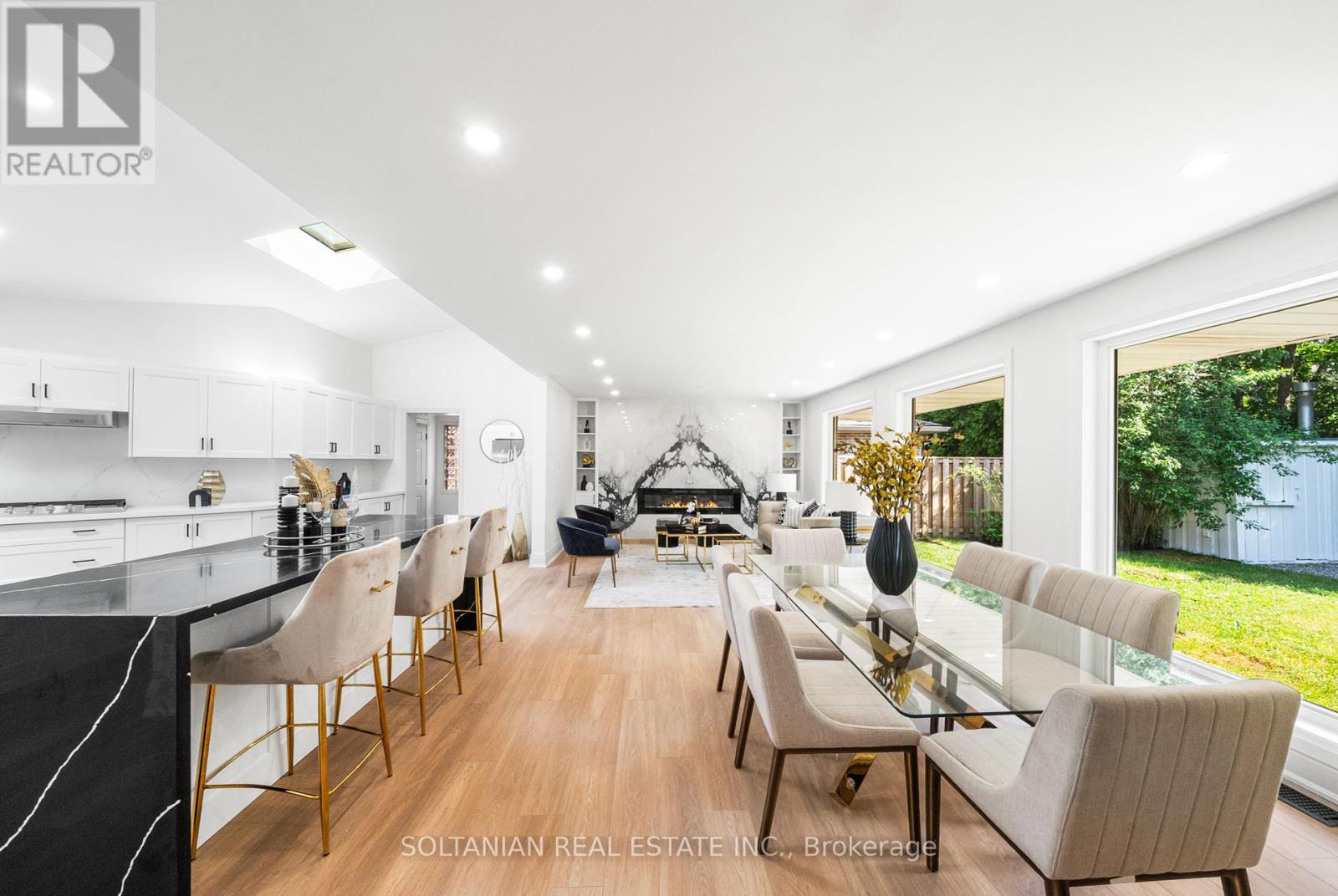 21 TALLY LANE|Toronto (Bayview Village), Ontario M2K1V3