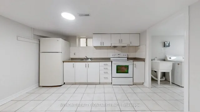 Additional image 24 of 41 Bellefontaine St