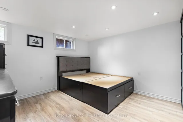 Additional image 31 of 24 Hucknall Rd